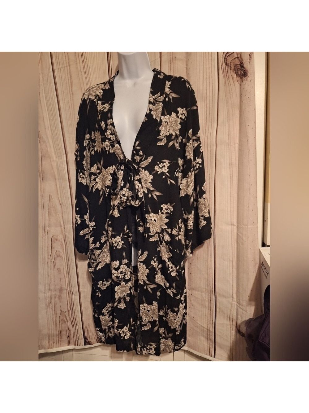 Spiritual Gangster Floral Kimono with front tie and pockets OS